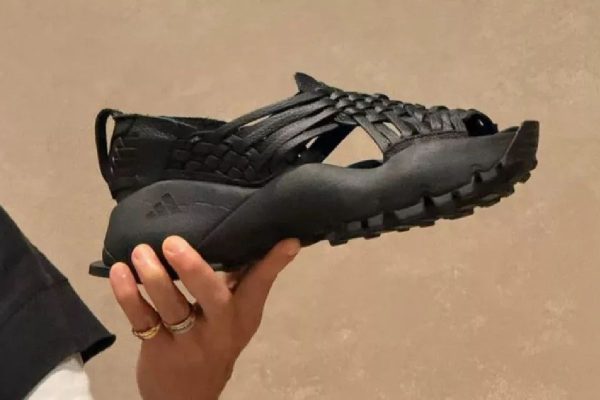 Adidas está en pláticas con el gobierno oaxaqueño para resarcir el plagio ahuaraches originarios de Yalálag, indicó la subsecretaria Núñez