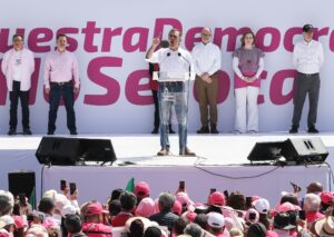La estructura opera contra la democracia mexicana, y en algunas de sus fases se hace pasar como “sociedad civil organizada”