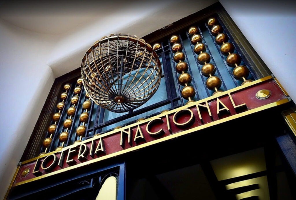 Reabren Teatro de la Lotería Nacional con Sorteo Mayor 3994; rinden homenaje a Mario Molina y UNAM. Olivia Salomón destaca transparencia
