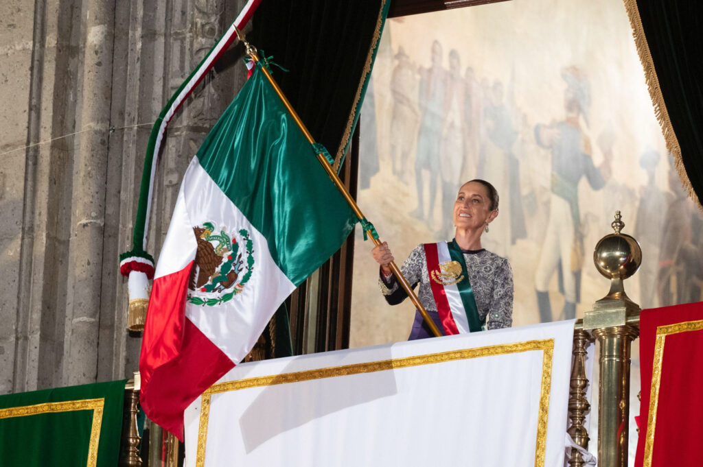 La presidenta Claudia Sheinbaum dio el Grito de Independencia en el 215 aniversario y reivindicó a las mujeres independentistas