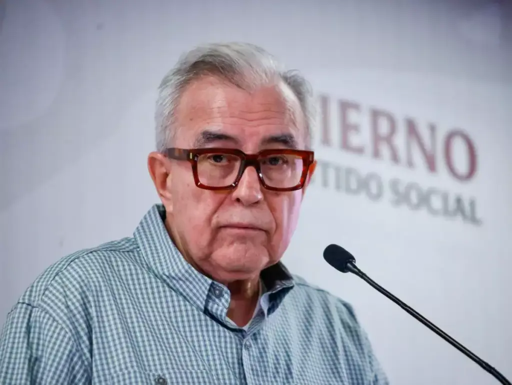 Esta mañana, el gobernador de Sinaloa, Rocha Moya reconoce violencia en Sinaloa; “combatimos delincuencia pero no hemos concluido”