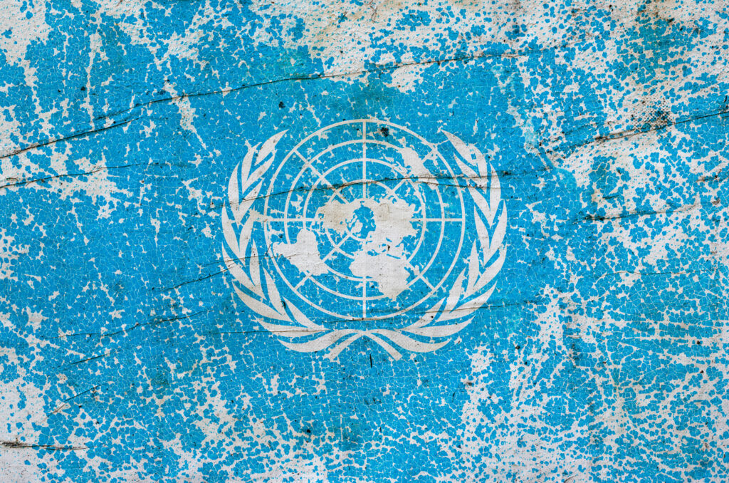 Análisis del discurso de Trump en la ONU, evidencia su crisis y la necesidad de su democratización para enfrentar el neofascismo.