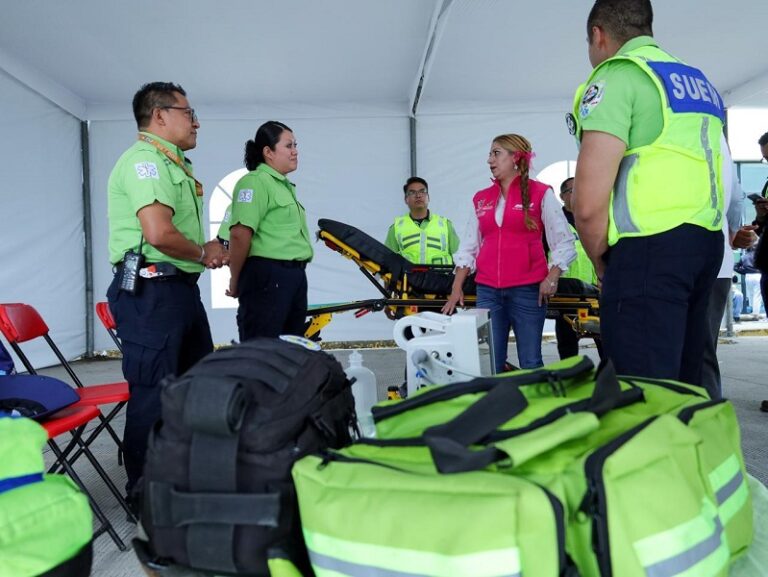 Salud federal despliega 471 brigadas médicas en 5 estados por emergencia de lluvias para atender a damnificados y prevenir dengue.