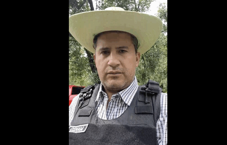 El alcalde de Uruapan, Carlos Manzo, se desmarca de la estrategia "abrazos, no balazos" con un discurso de mano dura.