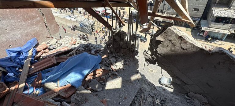 A dos años del conflicto, Gaza vive una catástrofe humanitaria sin precedentes con más de 67 mil muertos y una hambruna declarada.