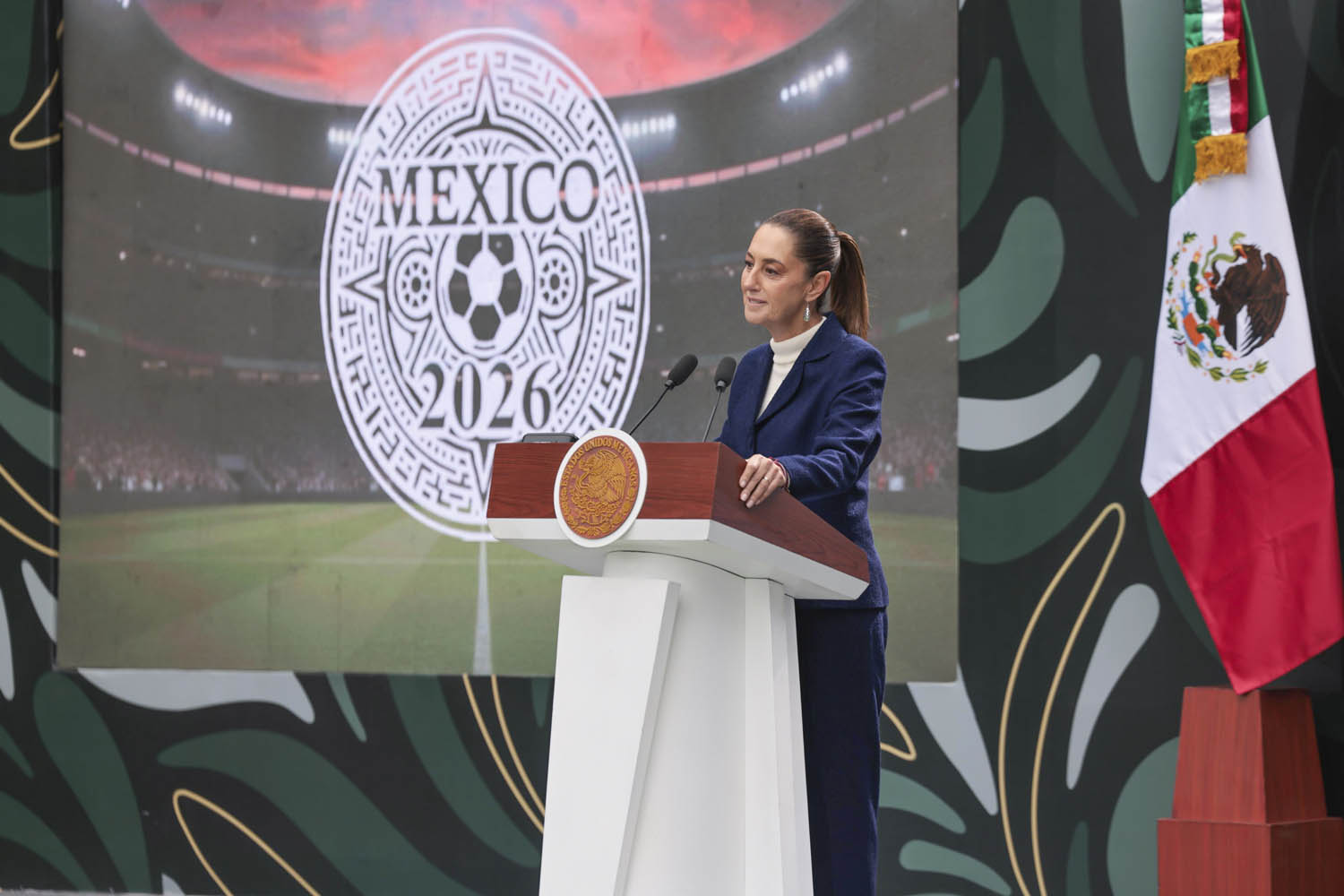 Sheinbaum llama a un Mundial 2026 pacífico; descarta patrón de violencia en estadios. FIFA confía en la seguridad.