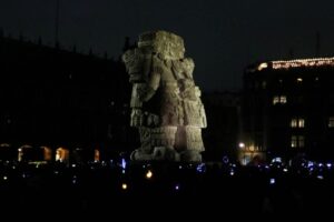 Pablo Moctezuma Barragán relata su proyecto para rescatar la toponimia y glifos de la Ciudad de México con 800 mosaicos de talavera.