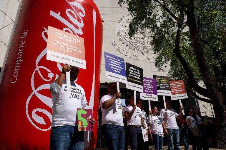 Expertos advierten que edulcorantes no calóricos son tan dañinos como el azúcar. Conoce los riesgos y la estrategia fiscal.