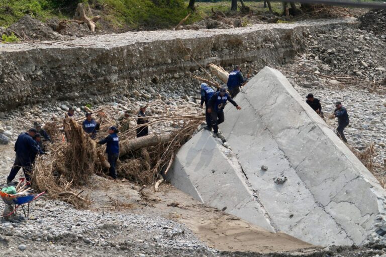 Médicos Sin Fronteras llega a la sierra otomí-tepehua tras inundaciones en Hidalgo. Crónica de una misión humanitaria en Huehuetla.