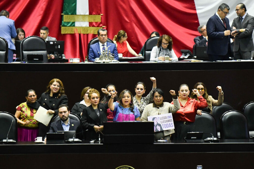 Diputados aprueban por unanimidad reformas de Igualdad Sustantiva de Sheinbaum. Modifican 17 leyes para garantizar derechos de mujeres.