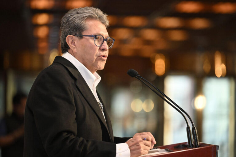 Avanza en Congreso iniciativa para imponer aranceles a 1,463 productos de países sin tratado; Monreal destaca protección a industrias.