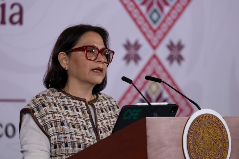 Gobierno anuncia inversión de 170 mil mdp para expandir el Sistema Eléctrico Nacional. CFE construirá 5 centrales y privados aportarán.