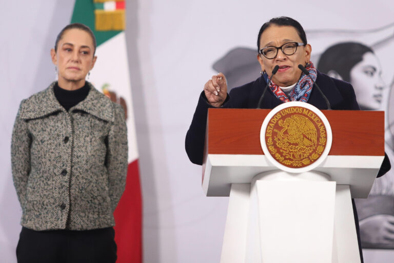 Trump anuncia el 'Dividendo Guerrero': bono de $1,776 para militares y $2,000 para ciudadanos, financiado por aranceles.