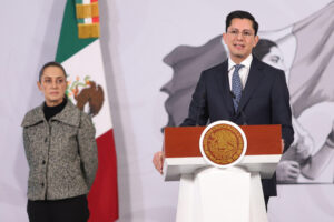 SRE destina 115 mdp para defensa legal de migrantes en EE. UU. Roberto Velasco anuncia fondos para fianzas en Chicago