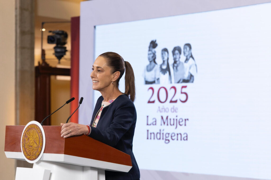 Claudia Sheinbaum viaja a Washington para el sorteo del Mundial 2026. Confirma reuniones con Donald Trump y Mark Carney para abordar el T-MEC